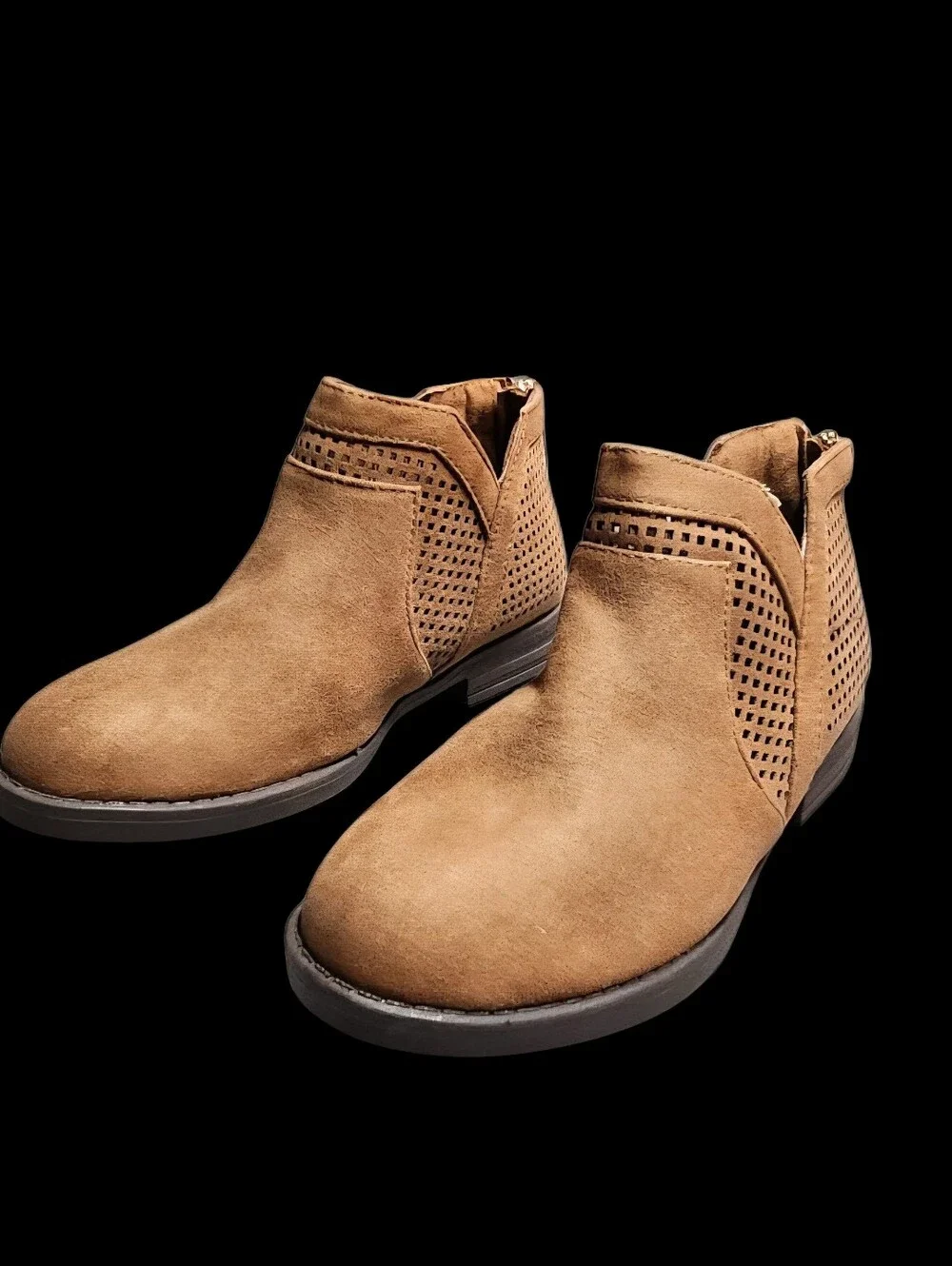 Girls Kenneth Cole Reaction Wild South Low Heel Ankle Booties Never Worn Size 12